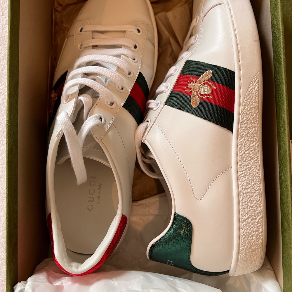 Gucci White and Green Sneakers
